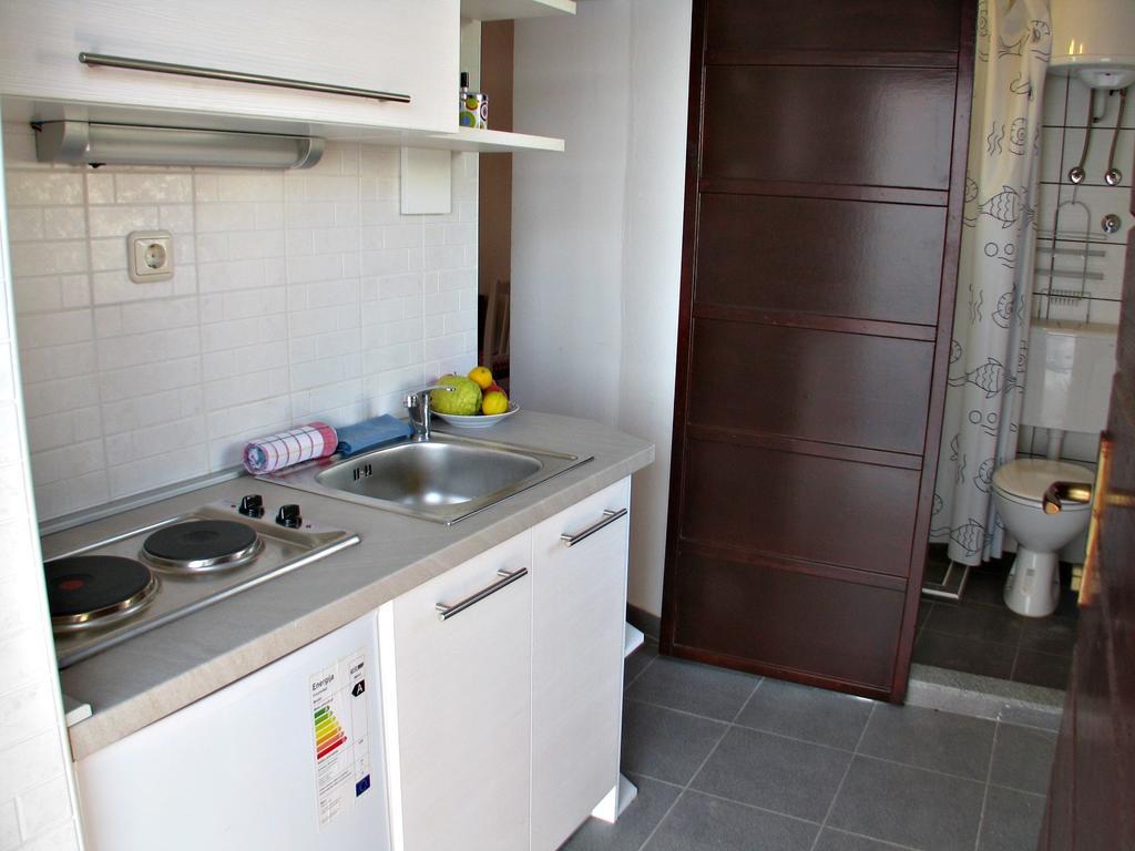 Apartment Noa Kaštel Kambelovac Habitación foto